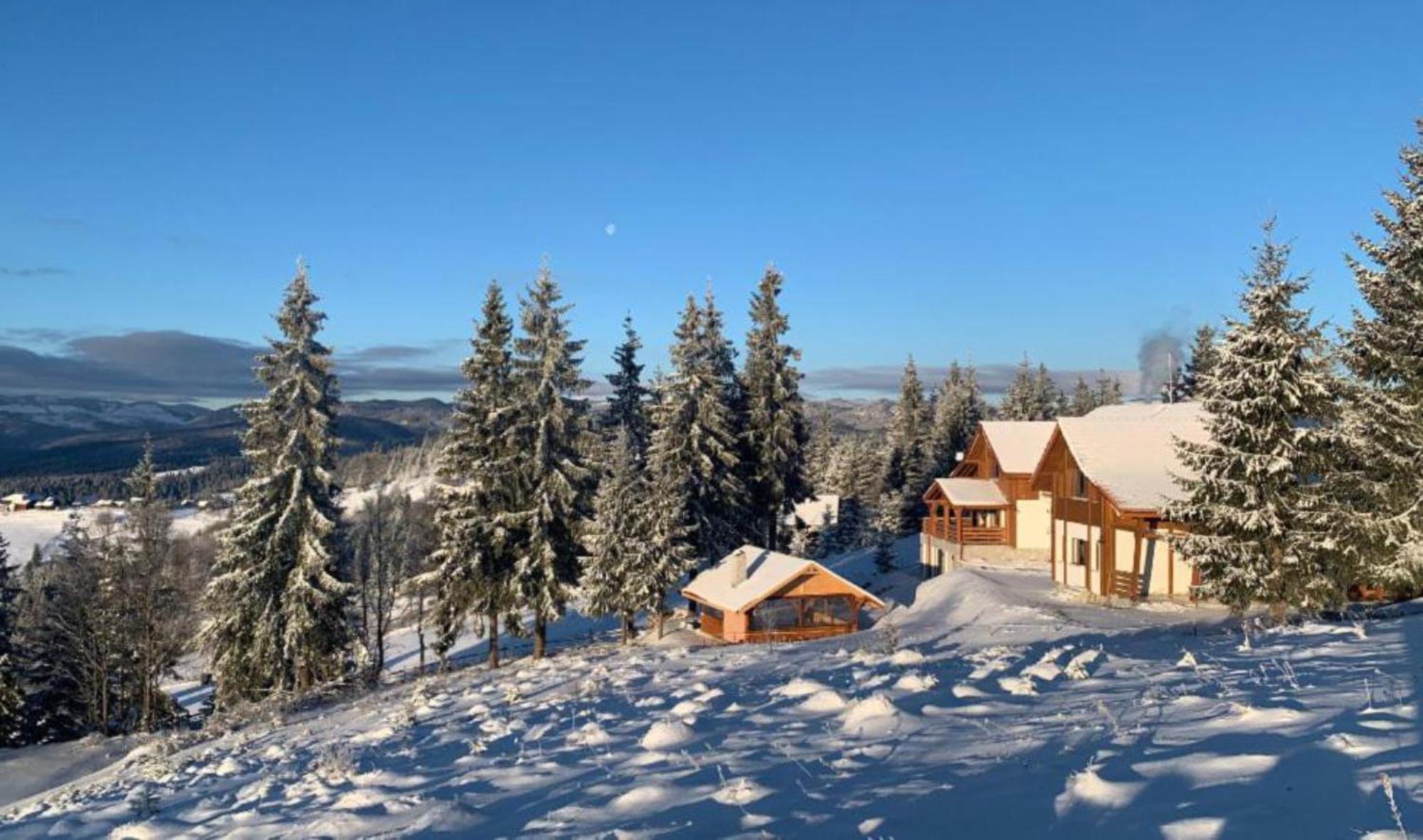 Tiarra Mountain Lodge Belis ภายนอก รูปภาพ